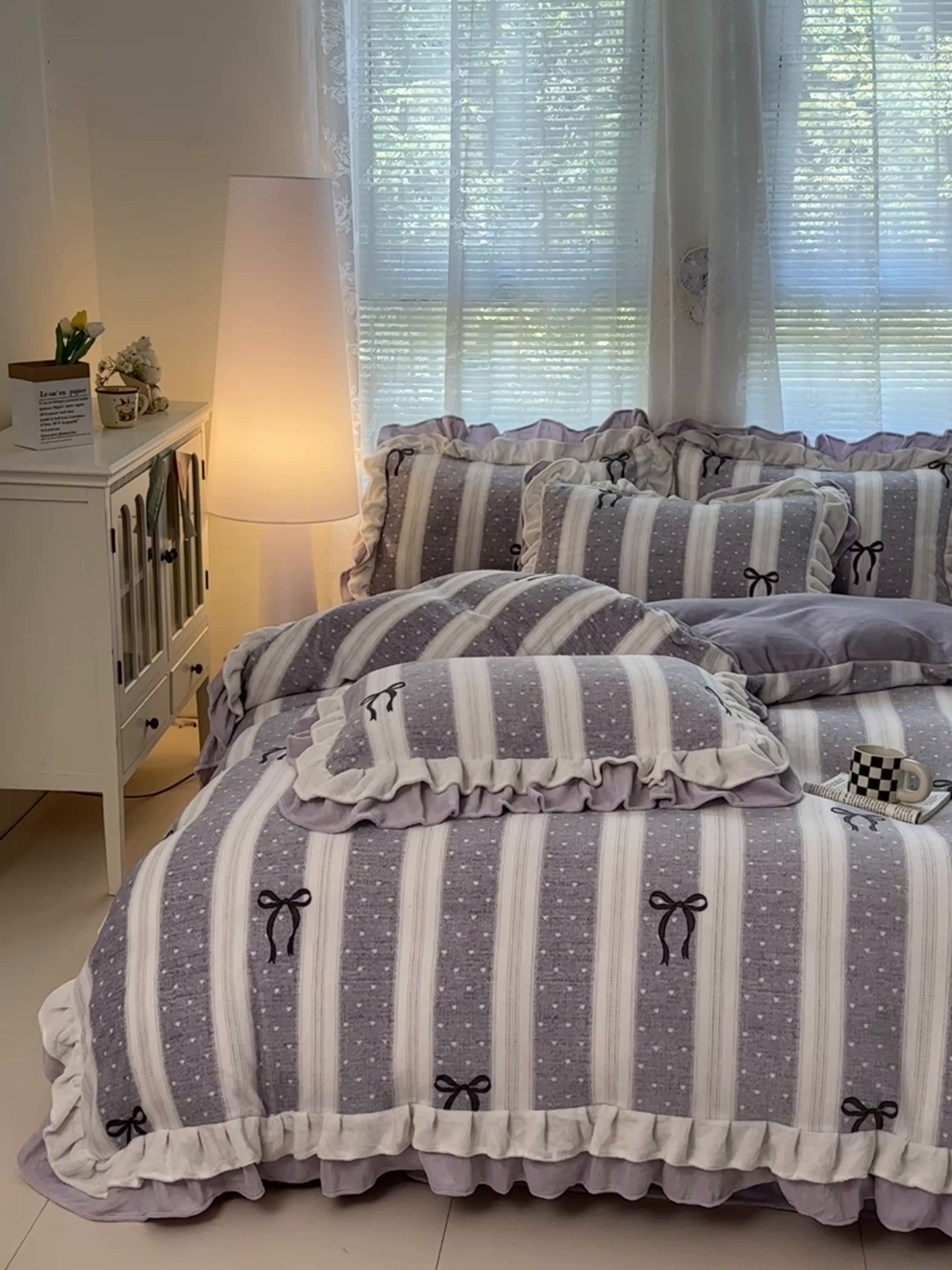 91家纺网 家纺一手货源 找家纺 安哆啦家纺 2025新款小清新双层花边款高克重牛奶绒四件套 紫色蝴蝶结