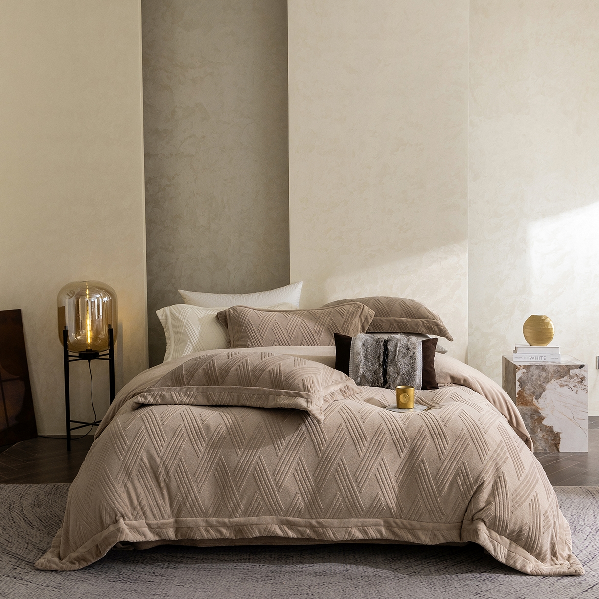 蓝梦 2025新款全消光雕花牛奶绒四件套-元晞 米咖