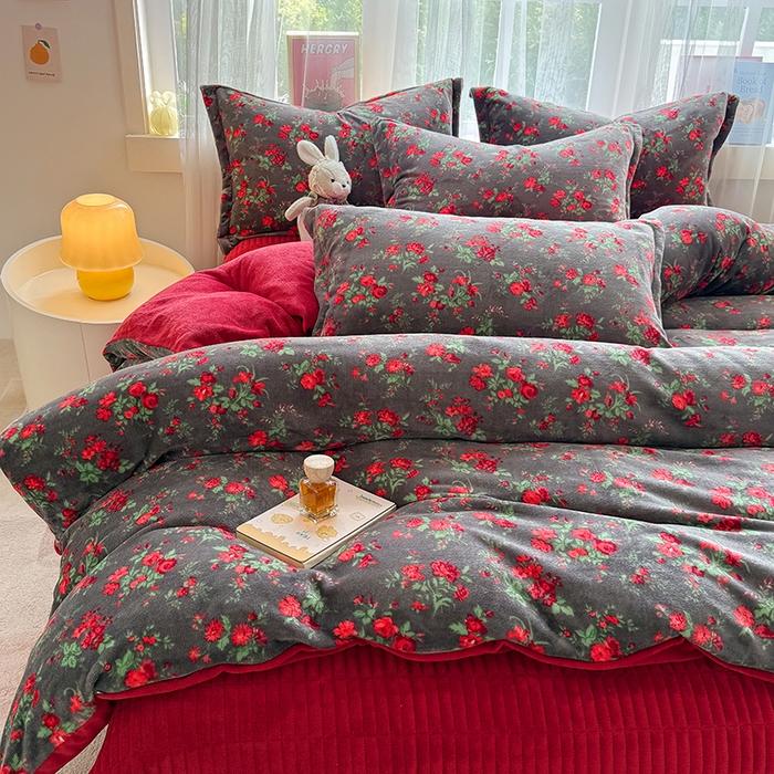 91家纺网 家纺一手货源 找家纺 （总）梵克保罗 2025新款牛奶绒碎花床单床盖四件套-花妖款