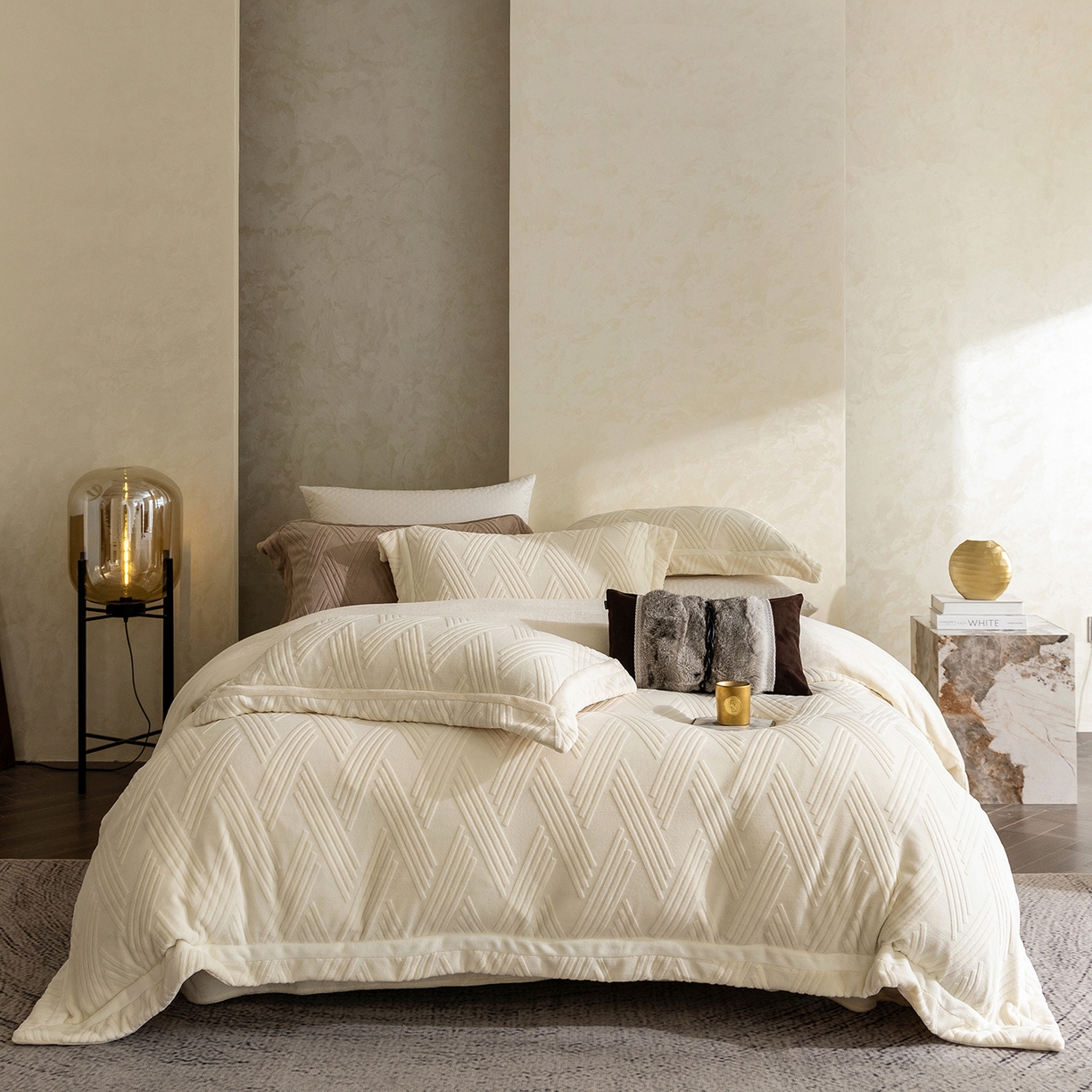 91家纺网 家纺一手货源 找家纺 （总）蓝梦 2025新款全消光雕花牛奶绒四件套-元晞