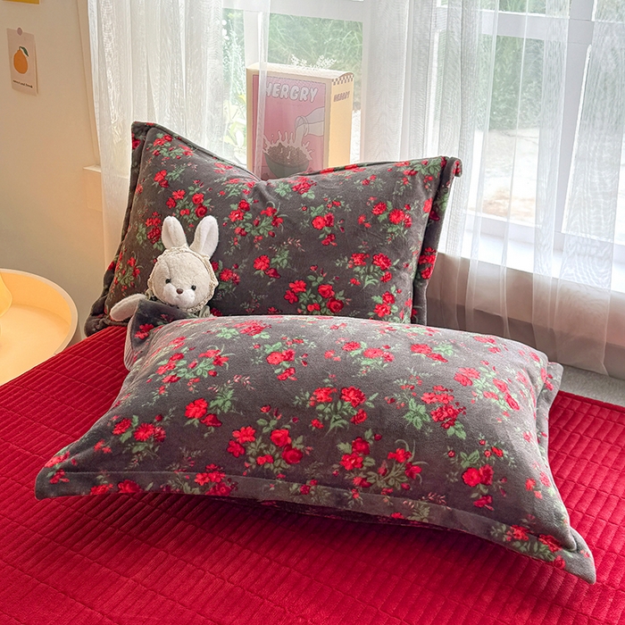 91家纺网 家纺一手货源 找家纺 （总）梵克保罗 2025新款牛奶绒碎花床单床盖四件套-花妖款