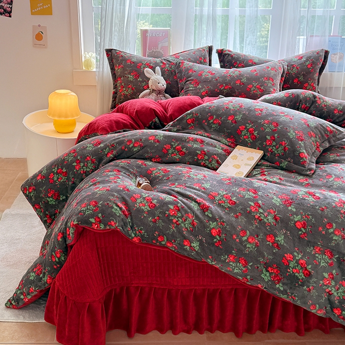 91家纺网 家纺一手货源 找家纺 （总）梵克保罗 2025新款牛奶绒碎花床单床盖四件套-花妖款