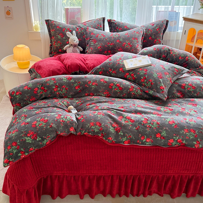 91家纺网 家纺一手货源 找家纺 （总）梵克保罗 2025新款牛奶绒碎花床单床盖四件套-花妖款