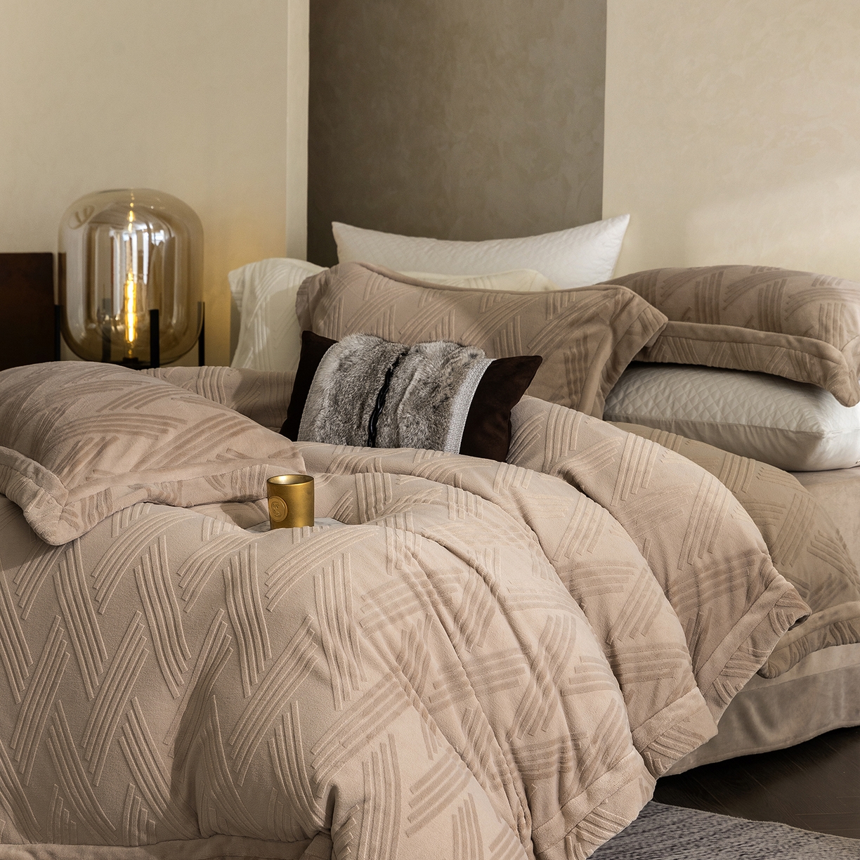 91家纺网 家纺一手货源 找家纺 蓝梦 2025新款全消光雕花牛奶绒四件套-元晞 米咖