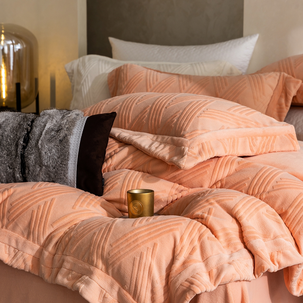 91家纺网 家纺一手货源 找家纺 （总）蓝梦 2025新款全消光雕花牛奶绒四件套-元晞