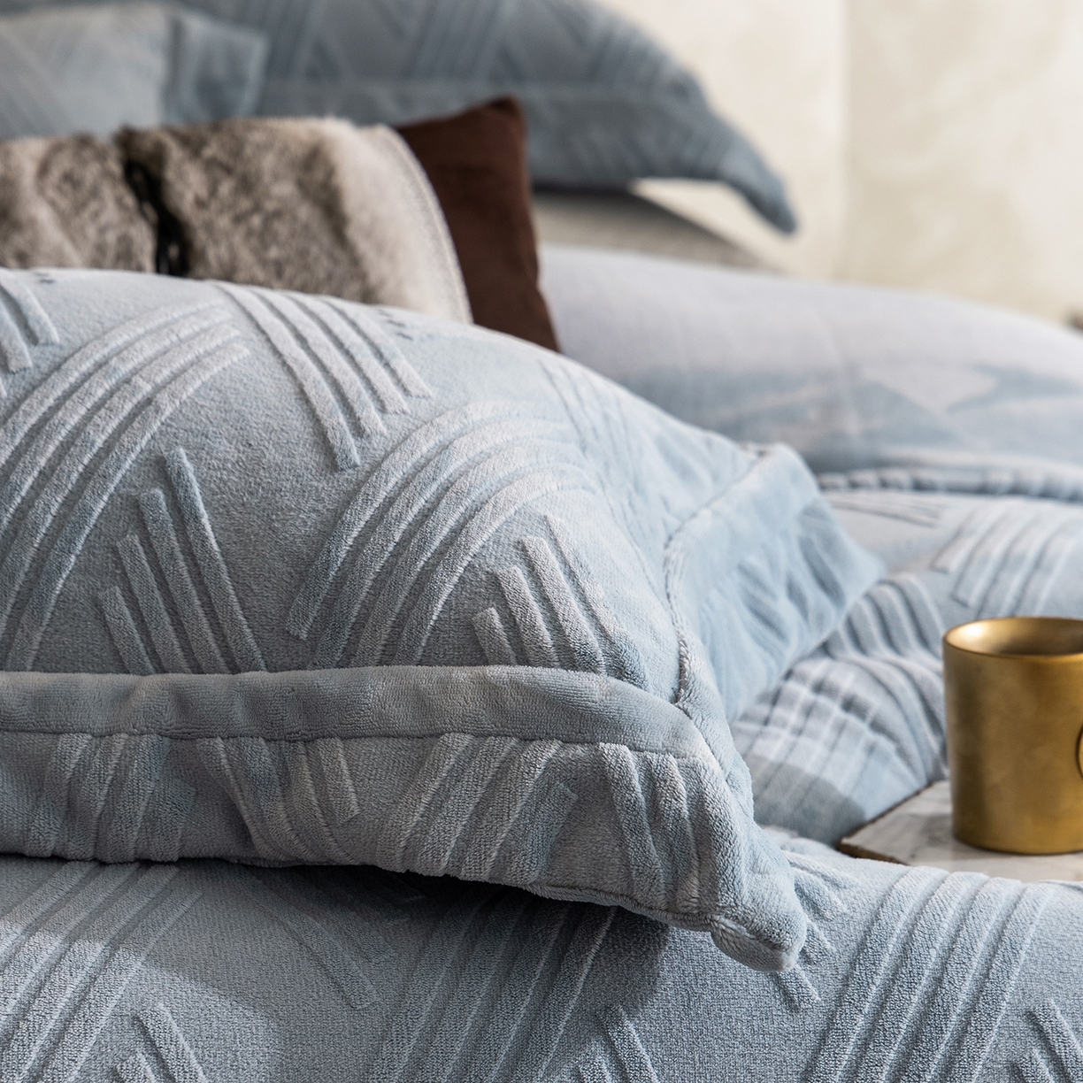 91家纺网 家纺一手货源 找家纺 蓝梦 2025新款全消光雕花牛奶绒四件套-元晞 甘蓝