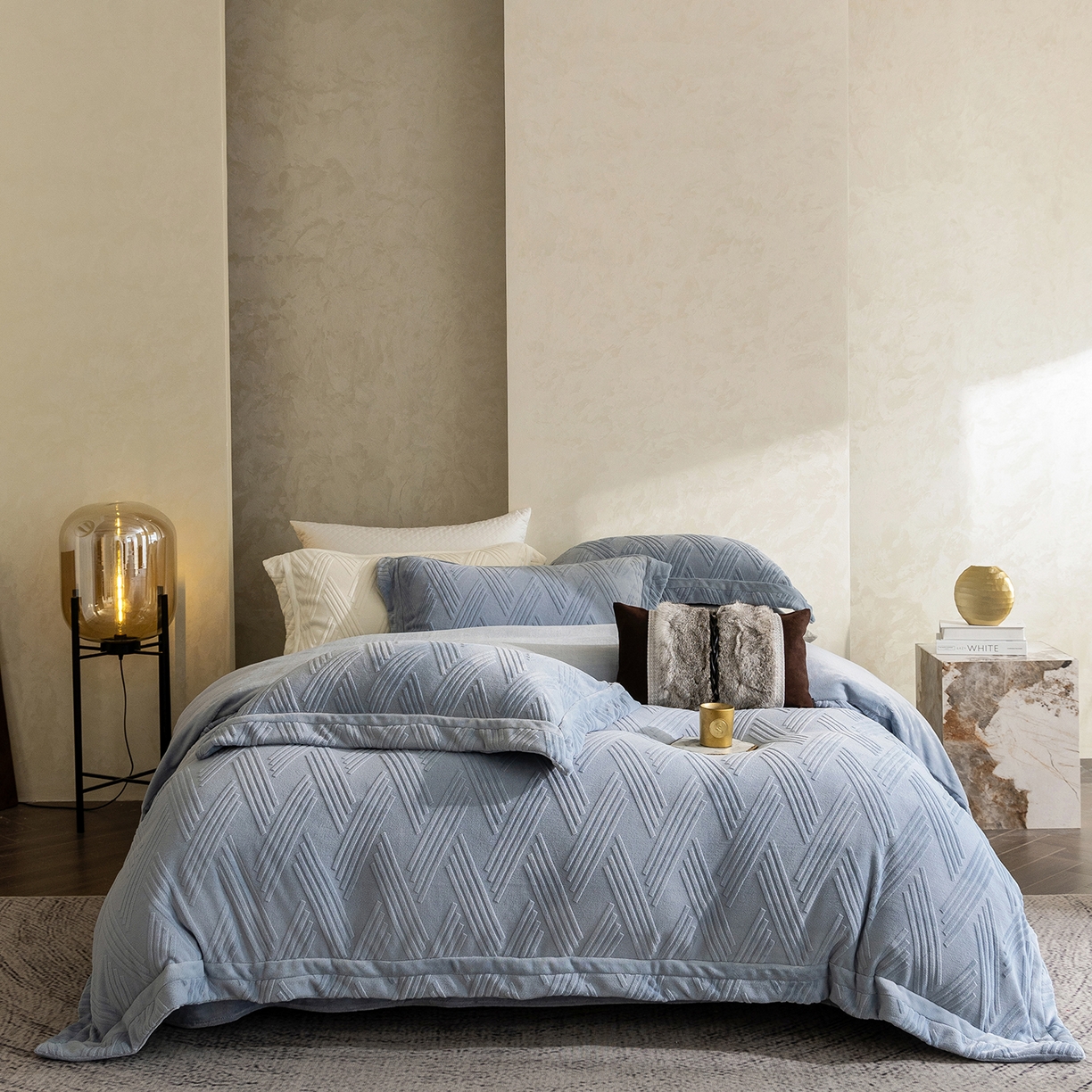 蓝梦 2025新款全消光雕花牛奶绒四件套-元晞 甘蓝