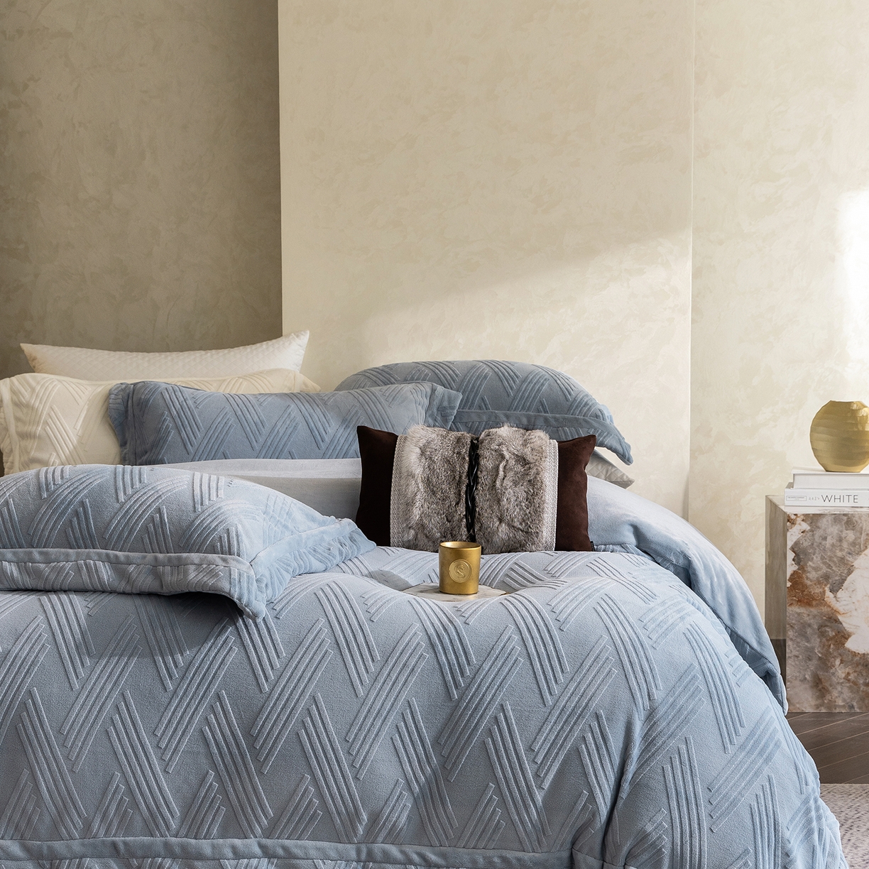 91家纺网 家纺一手货源 找家纺 蓝梦 2025新款全消光雕花牛奶绒四件套-元晞 甘蓝