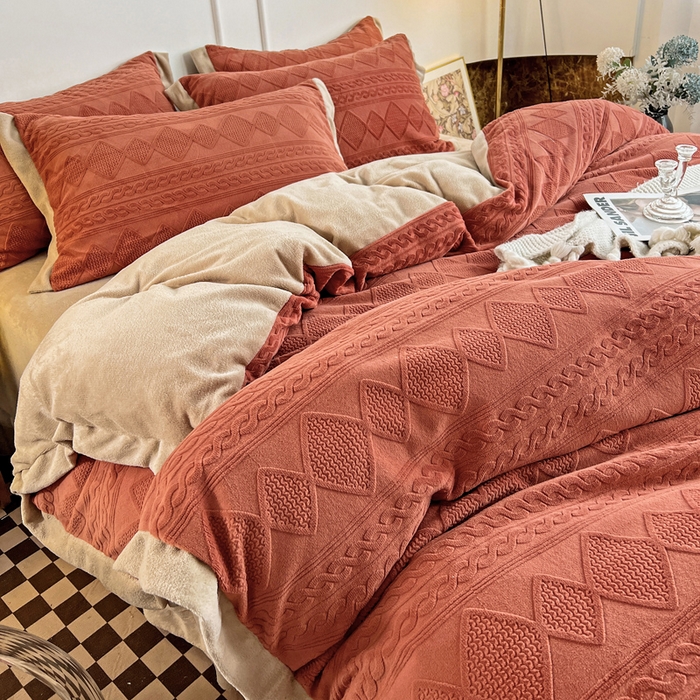 91家纺网 家纺一手货源 找家纺 梵克保罗 2025秋冬新款全消光拼角雕花绒牛奶绒四件套 慕丝-奶油橙