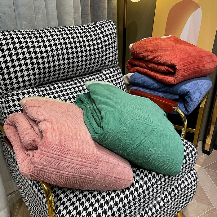 梵克保罗 2025秋冬新款全消光拼角雕花绒牛奶绒四件套 组合图