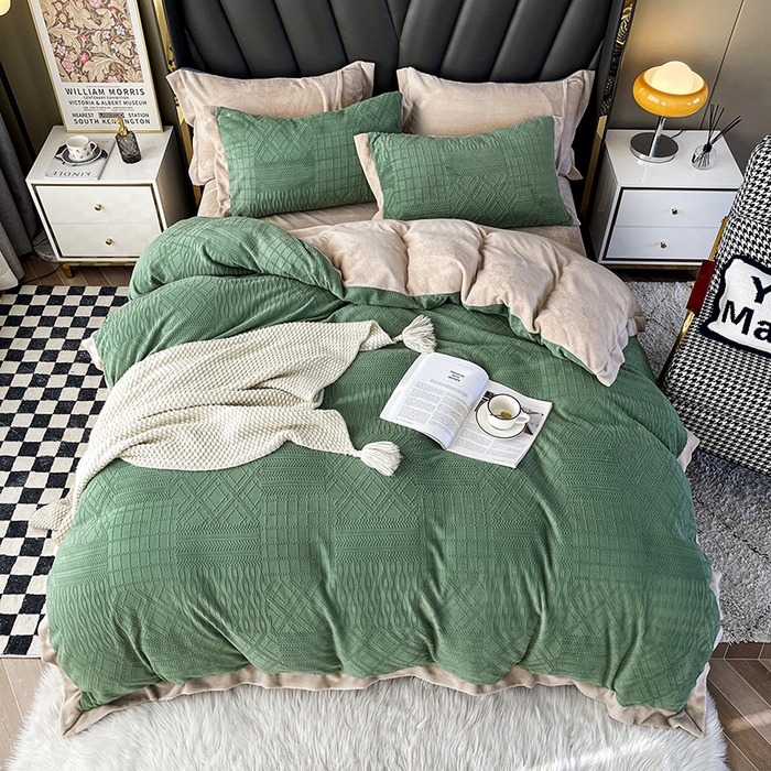 91家纺网 家纺一手货源 找家纺 梵克保罗 2025秋冬新款全消光拼角雕花绒牛奶绒四件套 安娜-抹绿