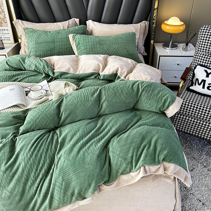 91家纺网 家纺一手货源 找家纺 梵克保罗 2025秋冬新款全消光拼角雕花绒牛奶绒四件套 安娜-抹绿