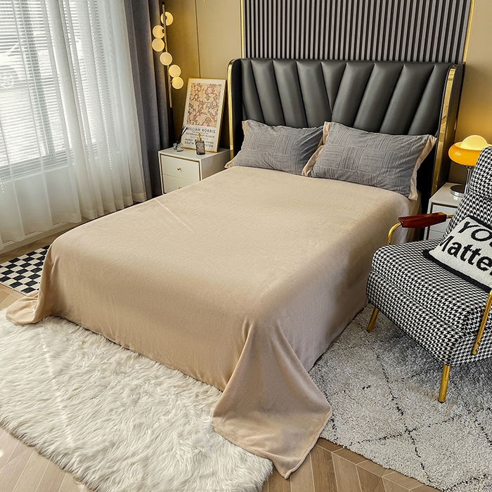 91家纺网 家纺一手货源 找家纺 梵克保罗 2025秋冬新款全消光拼角雕花绒牛奶绒四件套 典雅-高级灰