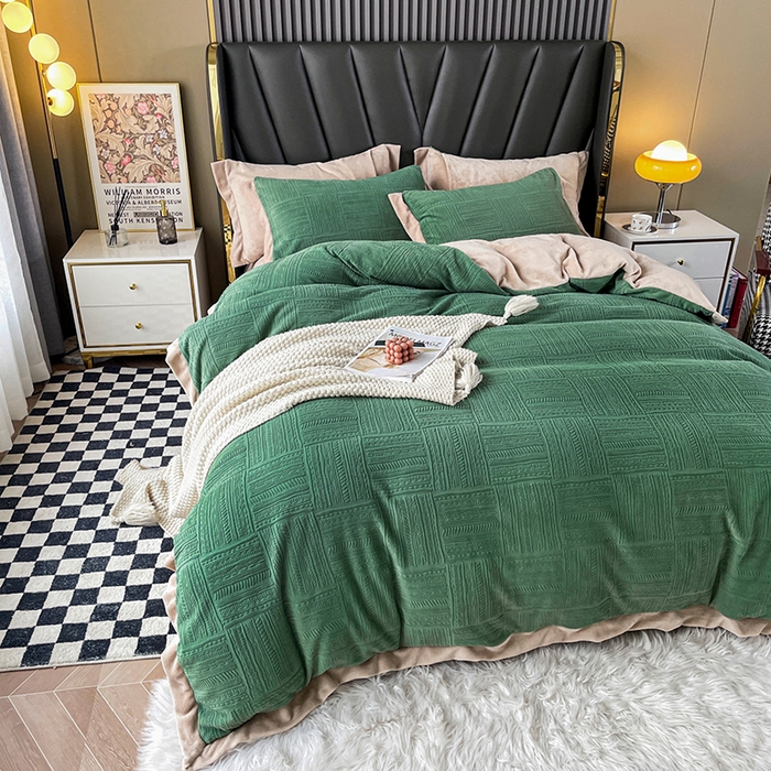 91家纺网 家纺一手货源 找家纺 梵克保罗 2025秋冬新款全消光拼角雕花绒牛奶绒四件套 典雅-抹绿