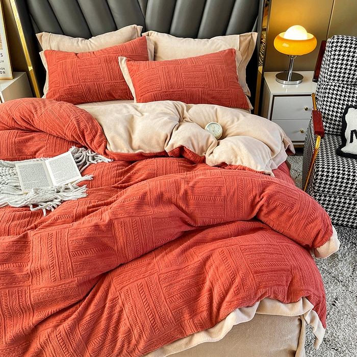 91家纺网 家纺一手货源 找家纺 梵克保罗 2025秋冬新款全消光拼角雕花绒牛奶绒四件套 典雅-奶油橙