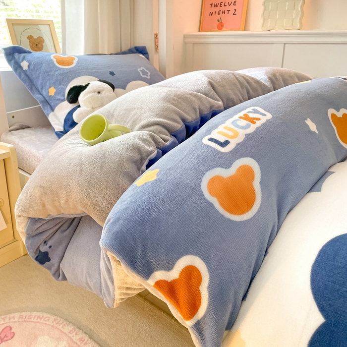 91家纺网 家纺一手货源 找家纺 寻米 2025新款高克重加厚保暖牛奶绒学生宿舍单床笠单件床笠系列二 小熊梦境