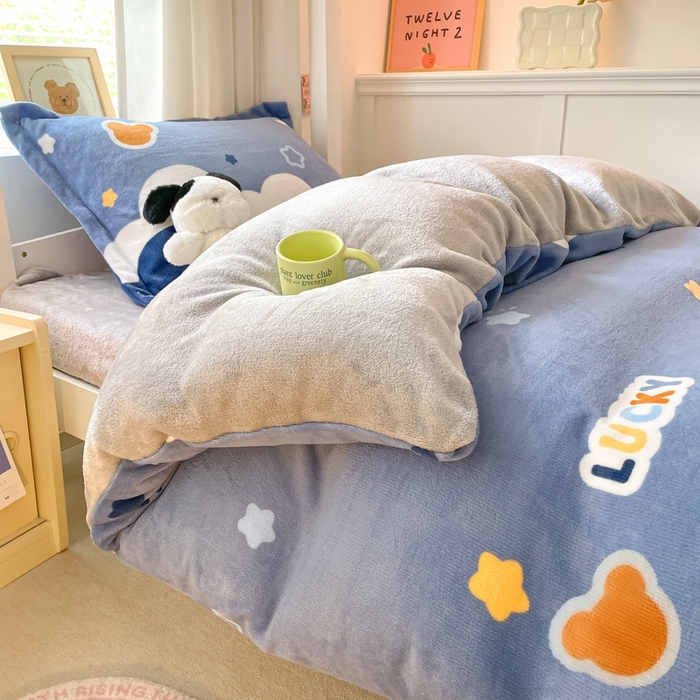 91家纺网 家纺一手货源 找家纺 寻米 2025新款高克重加厚保暖牛奶绒学生宿舍单床笠单件床笠系列二 小熊梦境