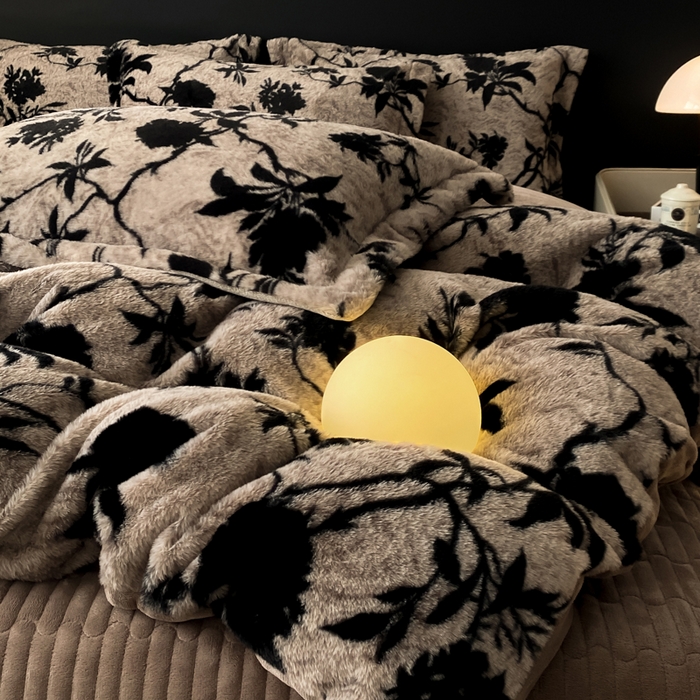 91家纺网 家纺一手货源 找家纺 大麦家纺 25年新款高克重兔毛牛奶绒床盖四件套 半暖时光