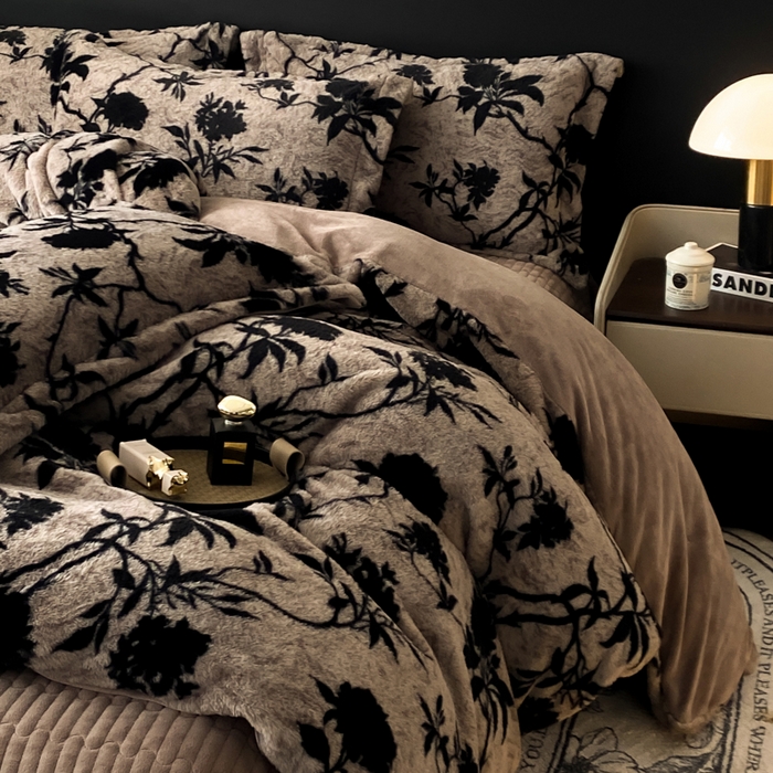 91家纺网 家纺一手货源 找家纺 大麦家纺 25年新款高克重兔毛牛奶绒床盖四件套 半暖时光