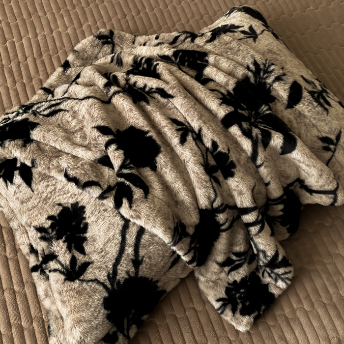 91家纺网 家纺一手货源 找家纺 大麦家纺 25年新款高克重兔毛牛奶绒床盖四件套 半暖时光