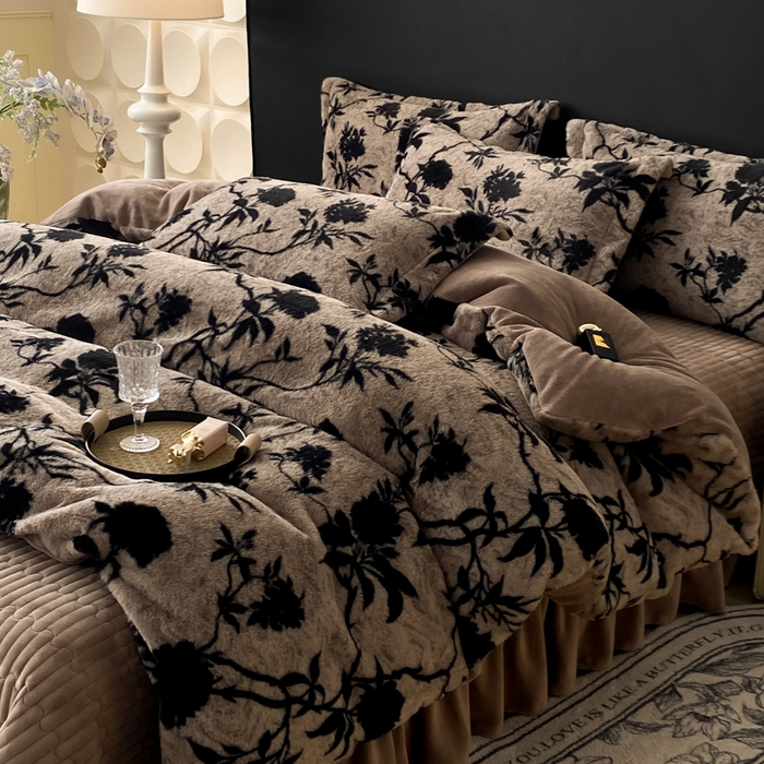 91家纺网 家纺一手货源 找家纺 大麦家纺 25年新款高克重兔毛牛奶绒床盖四件套 半暖时光