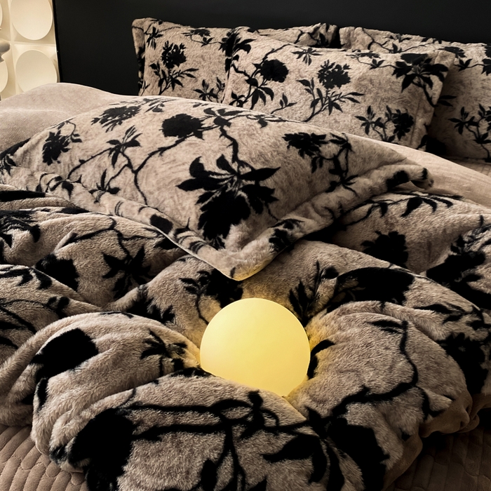 91家纺网 家纺一手货源 找家纺 大麦家纺 25年新款高克重兔毛牛奶绒床盖四件套 半暖时光