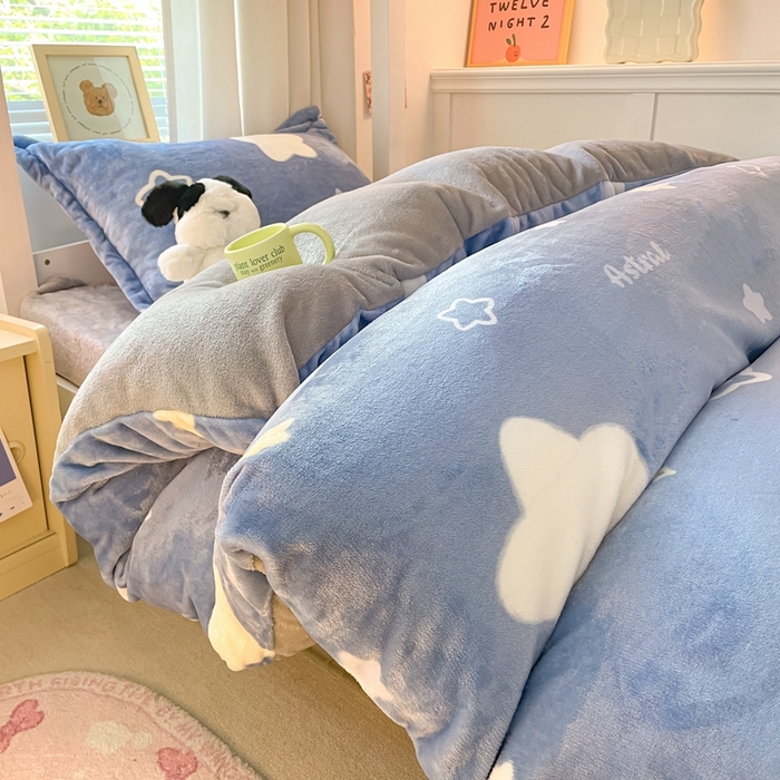 91家纺网 家纺一手货源 找家纺 寻米 2025新款高克重加厚保暖牛奶绒学生宿舍单床笠单件床笠系列二 星空萌物