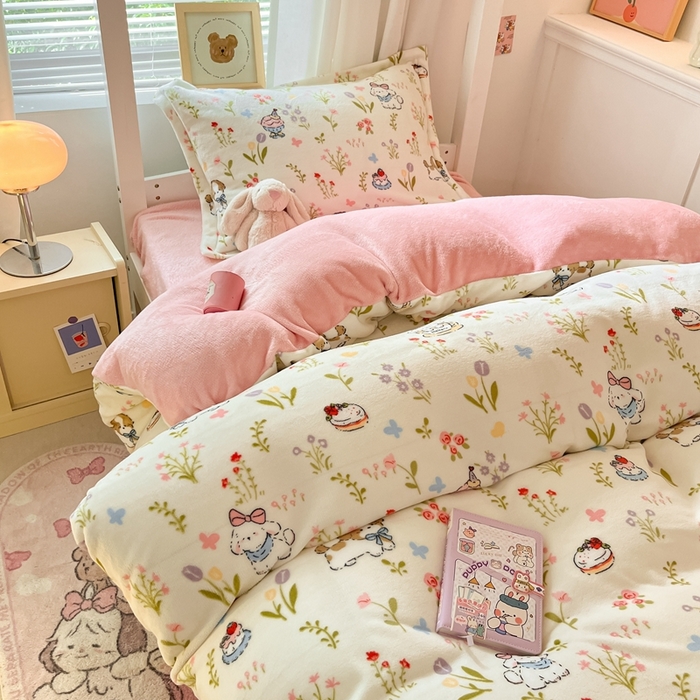 91家纺网 家纺一手货源 找家纺 寻米 2025新款高克重加厚保暖牛奶绒学生宿舍单床笠单件床笠系列二 小狗茶园-粉