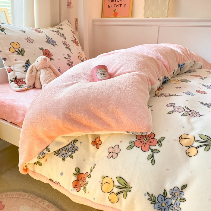 91家纺网 家纺一手货源 找家纺 寻米 2025新款高克重加厚保暖牛奶绒学生宿舍单床笠单件床笠系列二 花田结语-粉