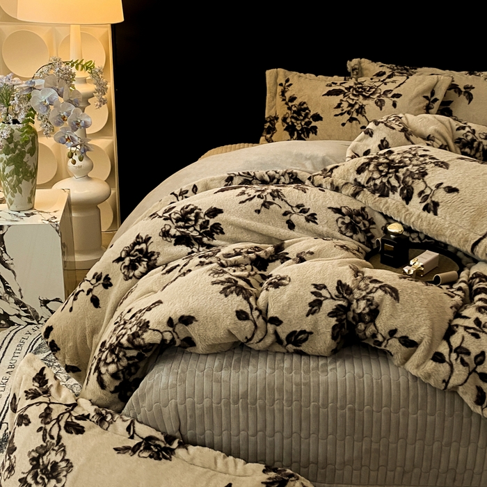 91家纺网 家纺一手货源 找家纺 大麦家纺 25年新款高克重兔毛牛奶绒床盖四件套 浮生若梦