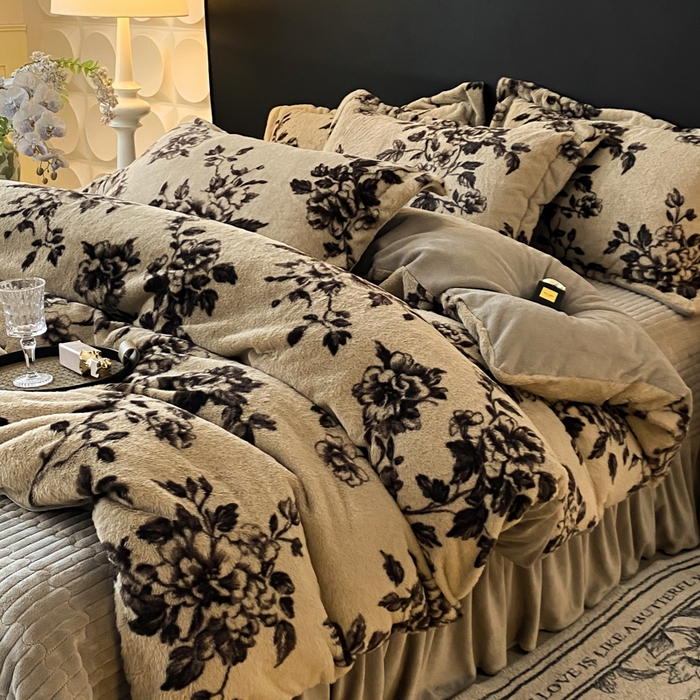 91家纺网 家纺一手货源 找家纺 大麦家纺 25年新款高克重兔毛牛奶绒床盖四件套 浮生若梦