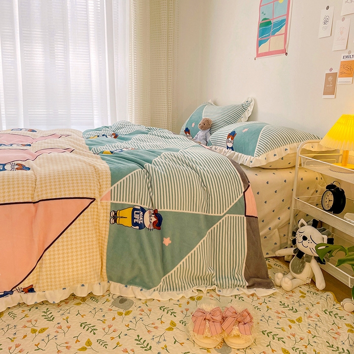 91家纺网 家纺一手货源 找家纺 梵克保罗 2025秋冬新品韩版印花牛奶绒花边款四件套 布兰妮