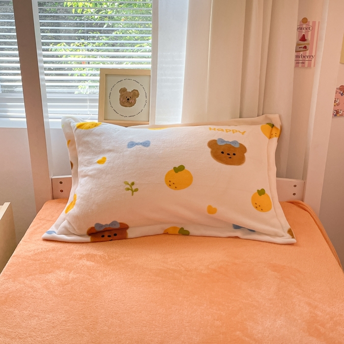 91家纺网 家纺一手货源 找家纺 寻米 2025新款高克重加厚保暖牛奶绒学生宿舍单床笠单件床笠系列二 甜橘小熊