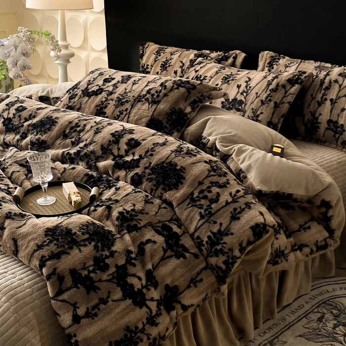 91家纺网 家纺一手货源 找家纺 大麦家纺 25年新款高克重兔毛牛奶绒床盖四件套 花影织梦