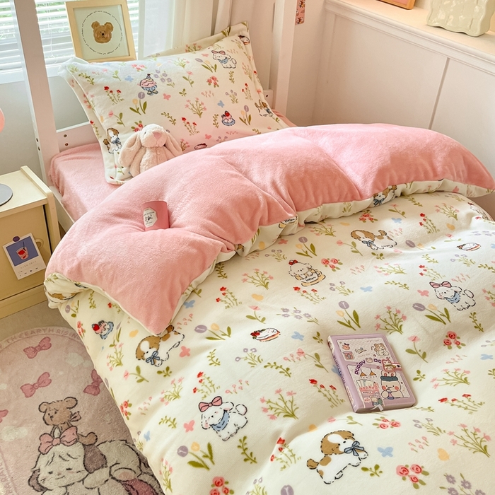 91家纺网 家纺一手货源 找家纺 寻米 2025新款高克重加厚保暖牛奶绒学生宿舍单床笠单件床笠系列二 小狗茶园-粉