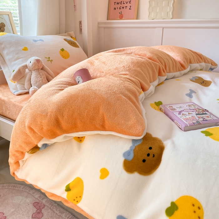 91家纺网 家纺一手货源 找家纺 寻米 2025新款高克重加厚保暖牛奶绒学生宿舍单床笠单件床笠系列二 甜橘小熊