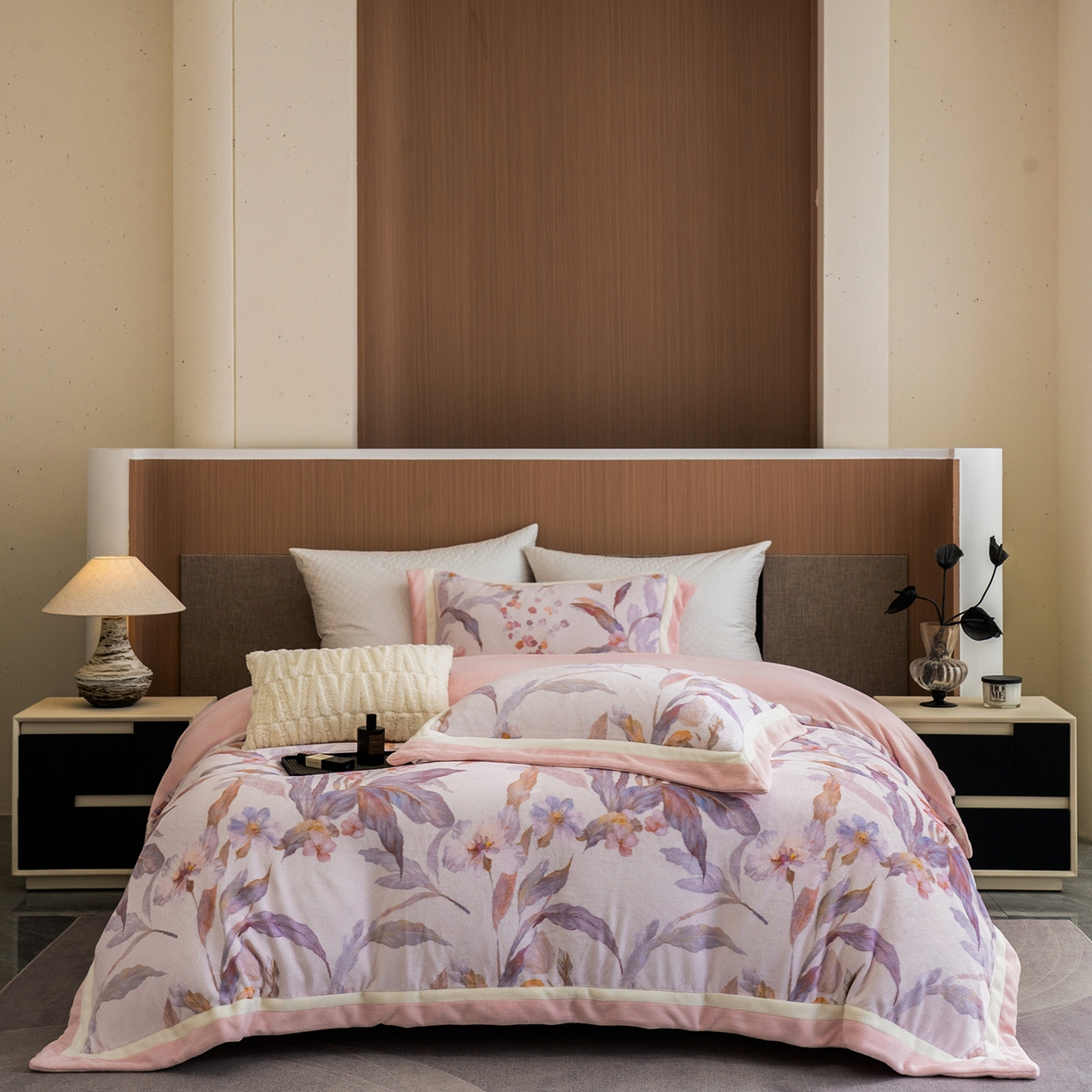 蓝梦 2025新款全消光数码印花牛奶绒系列四件套 芳华粉