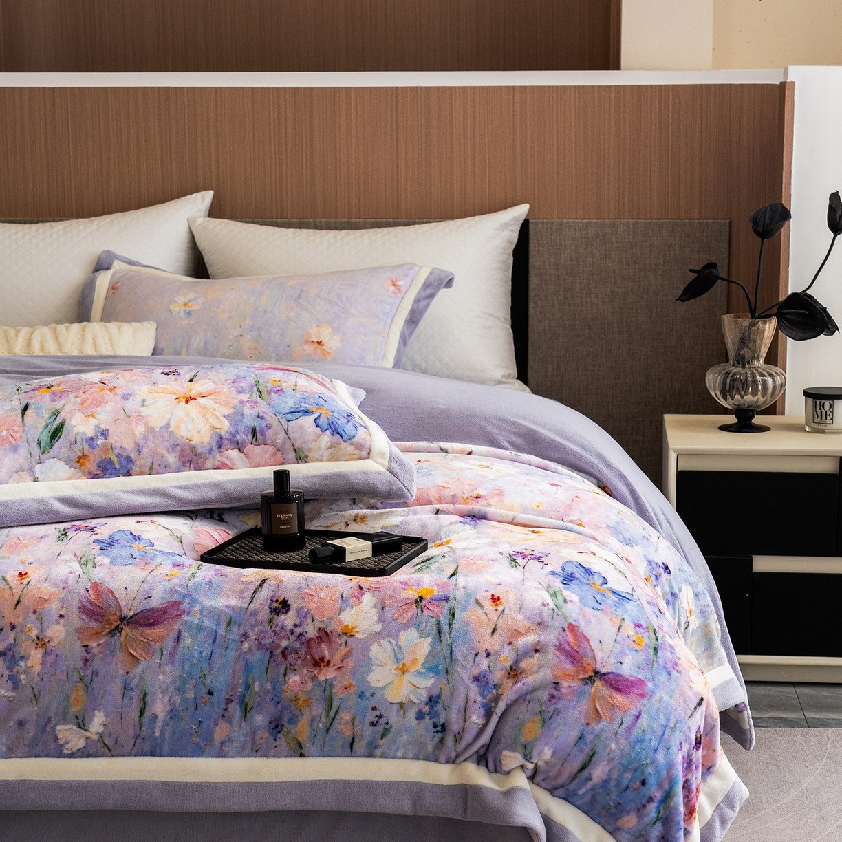 91家纺网 家纺一手货源 找家纺 蓝梦 2025新款全消光数码印花牛奶绒系列四件套 蝶语紫