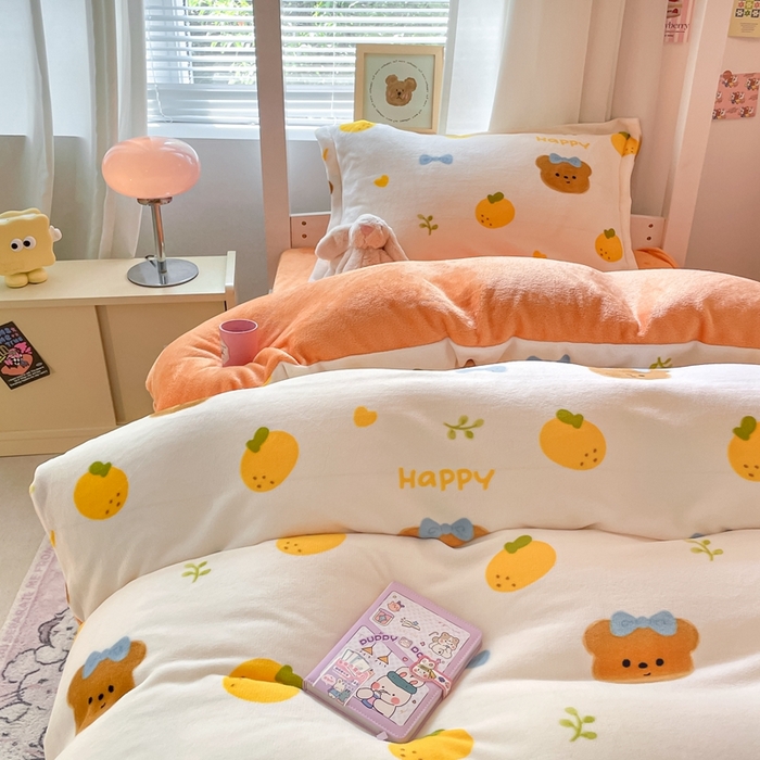 91家纺网 家纺一手货源 找家纺 寻米 2025新款高克重加厚保暖牛奶绒学生宿舍单床笠单件床笠系列二 甜橘小熊