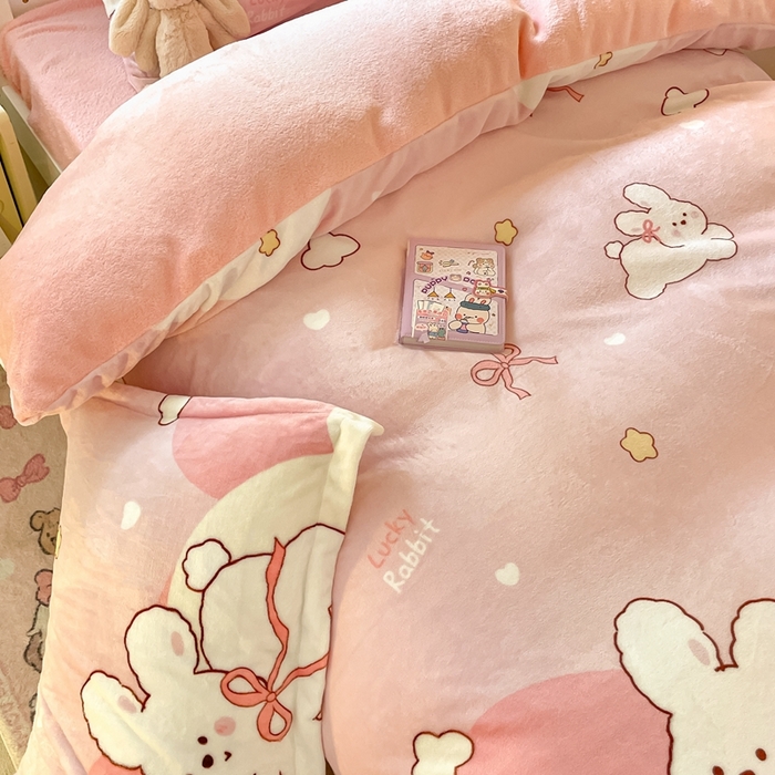 91家纺网 家纺一手货源 找家纺 寻米 2025新款高克重加厚保暖牛奶绒学生宿舍单床笠单件床笠系列二 云朵小兔