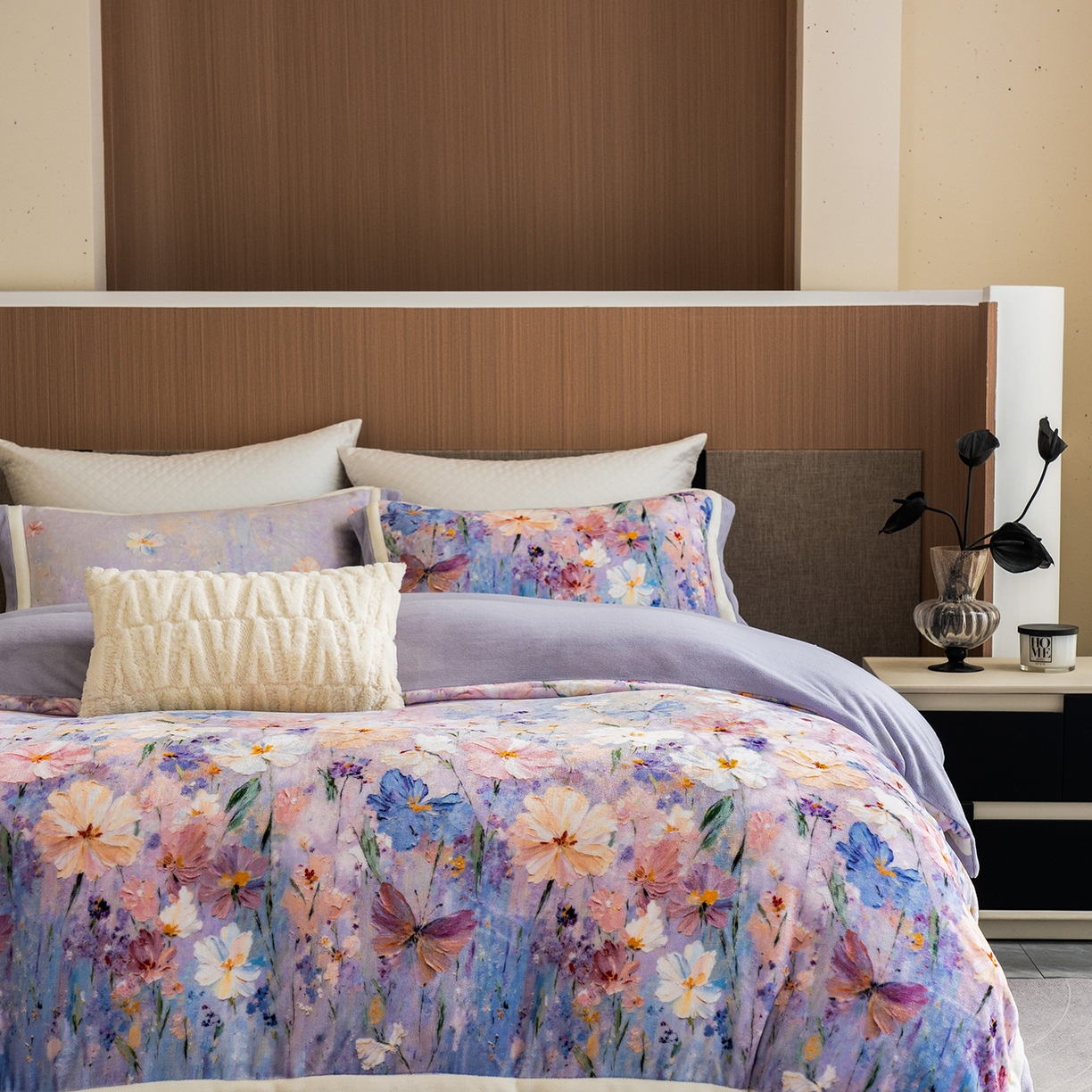 91家纺网 家纺一手货源 找家纺 蓝梦 2025新款全消光数码印花牛奶绒系列四件套 蝶语紫