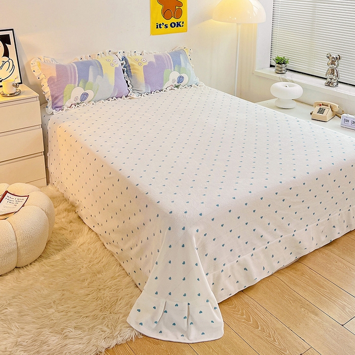 91家纺网 家纺一手货源 找家纺 梵克保罗 2025秋冬新品韩版印花牛奶绒花边款四件套 花园里