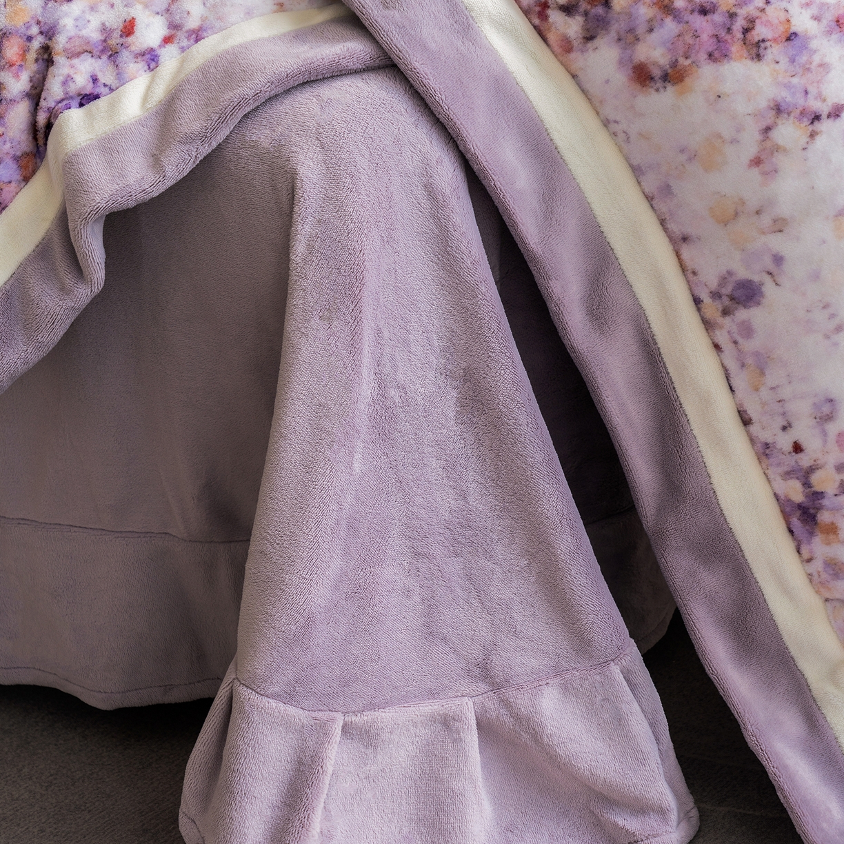 91家纺网 家纺一手货源 找家纺 蓝梦 2025新款全消光数码印花牛奶绒系列四件套 花海紫