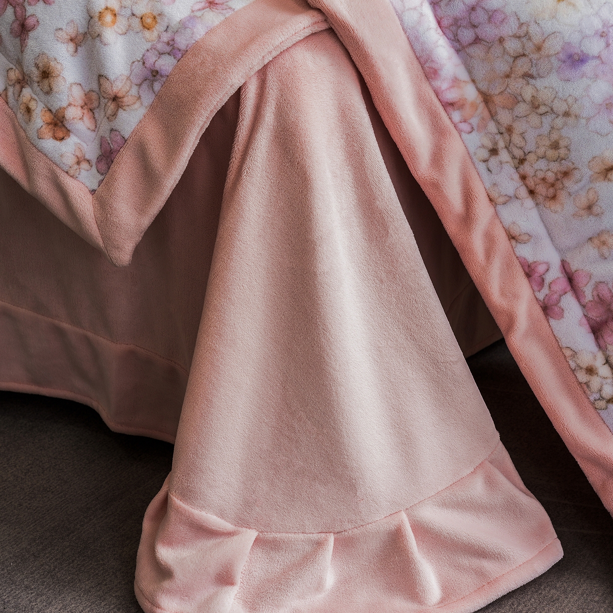 91家纺网 家纺一手货源 找家纺 蓝梦 2025新款全消光数码印花牛奶绒系列四件套 花香