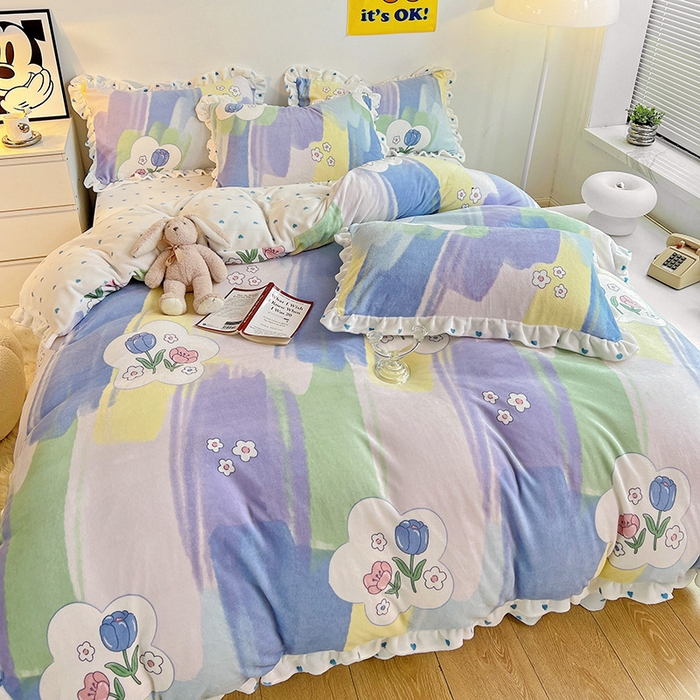 91家纺网 家纺一手货源 找家纺 梵克保罗 2025秋冬新品韩版印花牛奶绒花边款四件套 花园里