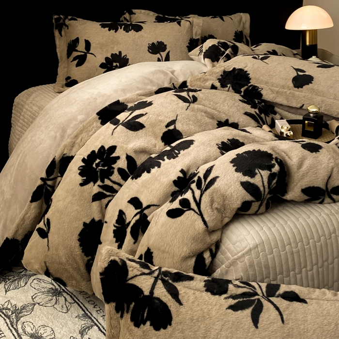 91家纺网 家纺一手货源 找家纺 大麦家纺 25年新款高克重兔毛牛奶绒床盖四件套 流绪微梦