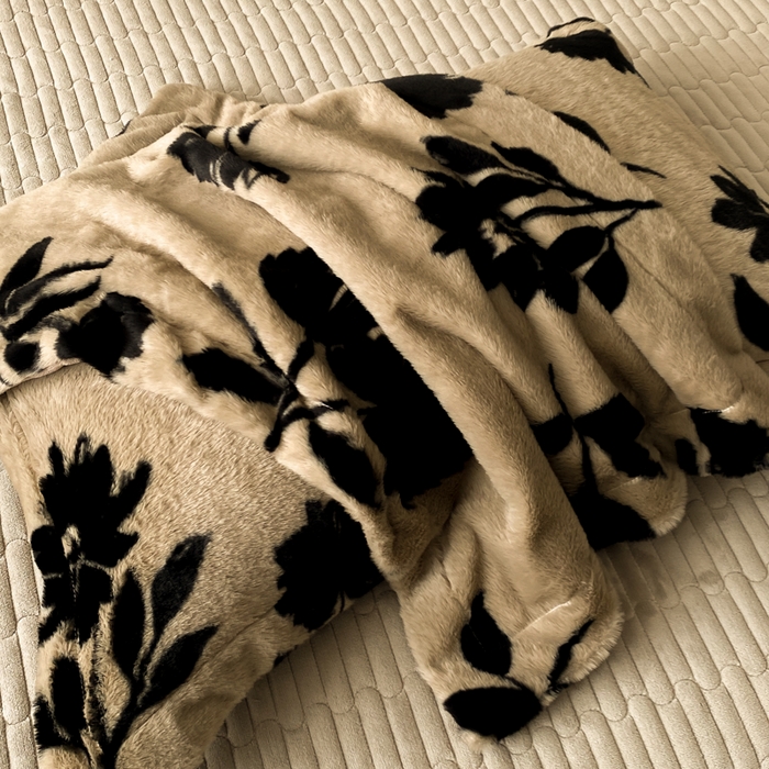 91家纺网 家纺一手货源 找家纺 大麦家纺 25年新款高克重兔毛牛奶绒床盖四件套 流绪微梦