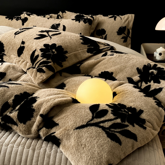 91家纺网 家纺一手货源 找家纺 大麦家纺 25年新款高克重兔毛牛奶绒床盖四件套 流绪微梦