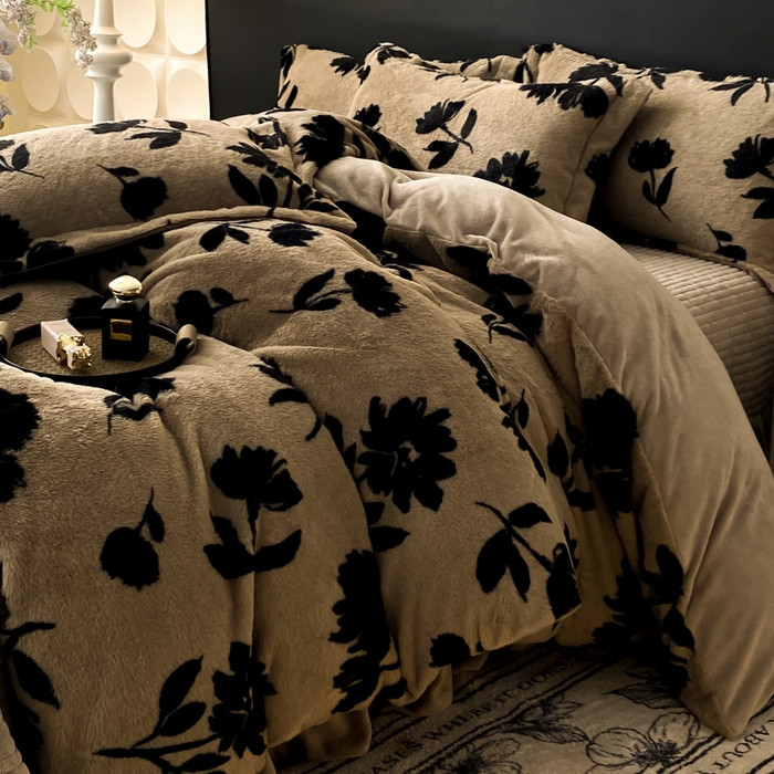 91家纺网 家纺一手货源 找家纺 大麦家纺 25年新款高克重兔毛牛奶绒床盖四件套 流绪微梦