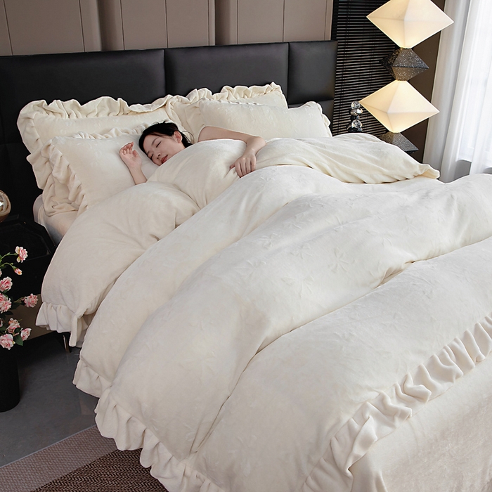 91家纺网 家纺一手货源 找家纺 （总）找底底家纺 2025新款加厚韩版全消光烂花牛奶绒四件套（加厚8斤重   日销20单客户优惠8元）